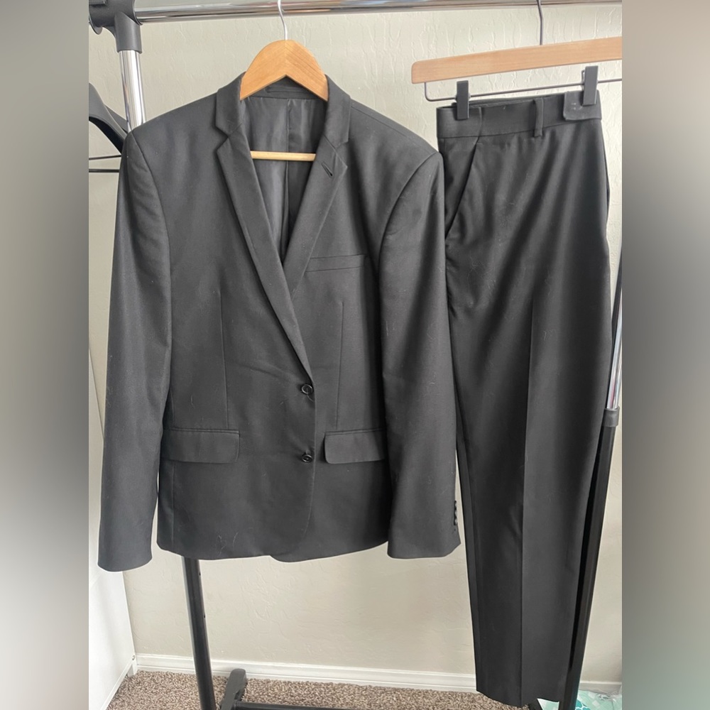 ASOS Men’s Black 2pc Suit - Size 42R US